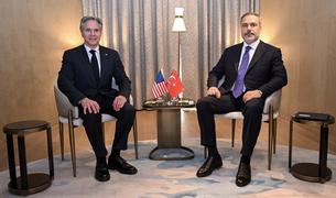 Блинкен заявил главе МИД Турции о недопустимости дальнейшей эскалации на Ближнем Востоке
