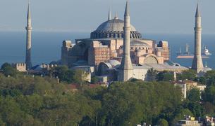 Посещение мечети Айя-София в Стамбуле для иностранных туристов стало платным