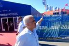 Турецкий депутат Гергерлиоглу провел пикет против поставщиков оружия Израилю на выставке IDEF-2025