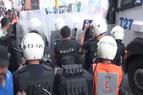 Турецкая полиция разгоняет демонстрантов после взрыва в Суруче