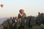 Воздушный шар с туристами совершил аварийную посадку в Каппадокии