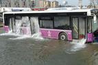 В Стамбуле пассажиры чуть не утонули в автобусе - ВИДЕО