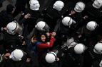 В Стамбуле задержаны участницы акции против насилия над женщинами