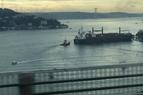 Судно-контейнеровоз врезалось в набережную на Босфоре