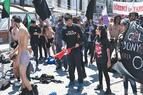 В турецком городе Измире прошла охота на «голых анархистов»