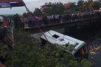 В Турции при падении экскурсионного автобуса в реку погибли 14 человек