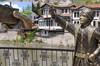 В Турции вандалы разбили статую османского принца 