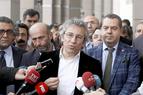 Суд отклонил ходатайство об освобождении редакторов Cumhuriyet