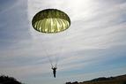 Турист из России погиб при прыжке с парашютом в Анталье