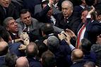 В ходе дебатов по конституционной реформе в турецком парламенте разгорелась драка