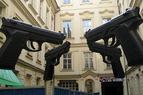Россиян предлагают вооружить настоящими пистолетами: что после этого будет?