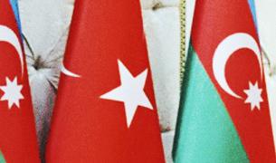 Главы Минобороны Азербайджана и Турции обсудили перспективы военного сотрудничества