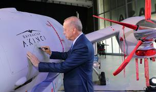 Эрдоган посетил презентацию нового турецкого беспилотника