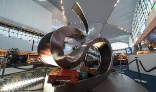 Забытые вещи становятся искусством на выставке в аэропорту Стамбула