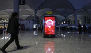 Операторы самого крупного аэропорта в Турции передумали продавать пакеты акций предприятия