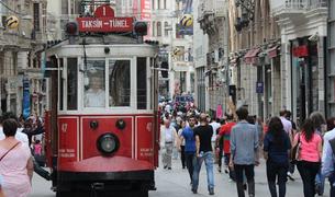 Bloomberg: Турция столкнулась с проблемой перезапуска бездействующей экономики