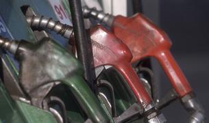 Цены на бензин перешагнули порог в 4,5 лиры