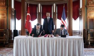 Глава Минэнерго: Botas и ExxonMobil заключили сделку о поставках в Турцию СПГ