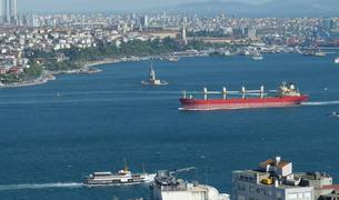 Турция повысила сбор за транзит торговых судов через Босфор и Дарданеллы