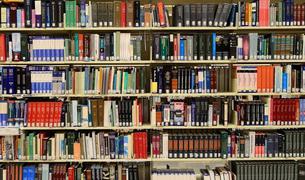 Издатели книг в Турции: Из-за экономического кризиса книги стали роскошью