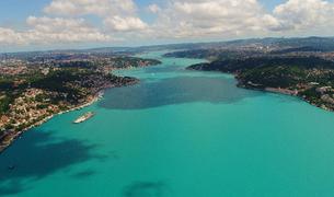 Учёные из NASA раскрыли тайну бирюзового цвета воды в Босфоре