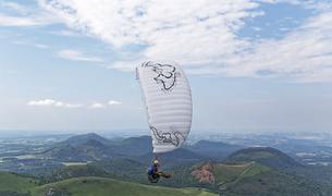 Россиянин погиб в Турции, разбившись о скалы во время полёта на параплане