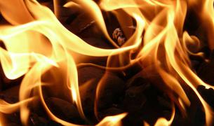 Крупный пожар в Анкаре: сгорели шесть фур с алкоголем