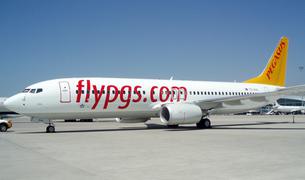 Самолет в Эр-Рияд экстренно сел в Анталье из-за сообщений о криках из багажного отсека
