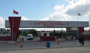 В Стамбуле от COVID-19 умер заключённый