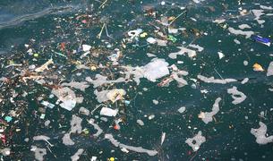 Власти Турции оштрафовали 87 судов на сумму 5,7 млн лир за незаконный сброс мусора в море
