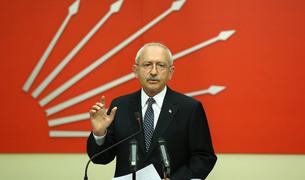Лидера турецкой оппозиции Кылычдароглу закидали яйцами