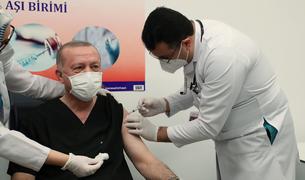 Эрдоган сделал прививку от COVID-19