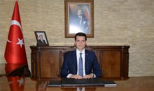 Турция снимает мэра курдского города после теракта