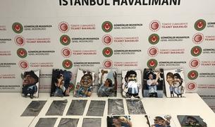 В аэропорту Стамбула изъяли кокаин, спрятанный в фотографиях Марадоны