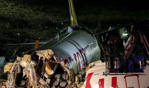 СМИ: Власти Турции арестовали капитана самолёта, совершившего аварийную посадку в Стамбуле