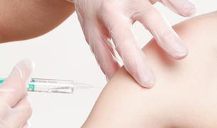 Турция ввела новые меры против COVID-19 для ускорения вакцинации