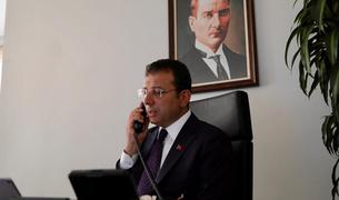 Мэр Стамбула призвал ввести полный карантин