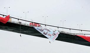 Женщины-жандармы покорили Босфорский мост и сердца зрителей