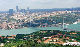 В Турции из пролива Босфор за месяц вывезено 4 тыс. кубометров отходов