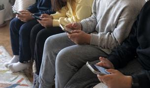В Турции запретили соцсети для детей младше 15 лет