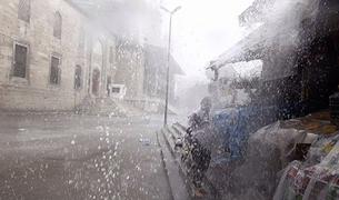 Гроза и штормовой ветер парализовали жизнь в Стамбуле 