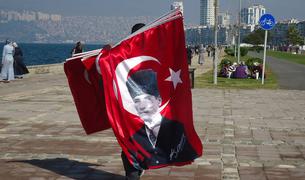 В Турции накануне годовщины смерти Ататюрка вырос спрос на цветы