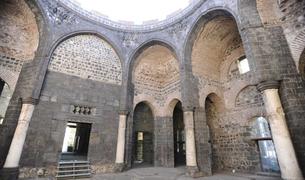 Власти Турции начали восстановление церкви возрастом 1600 лет, пострадавшей от землетрясения
