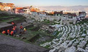 В центре Измира проводят раскопки театра возрастом более 1500 лет