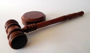 Турция смягчает судебную систему, однако репрессии в отношении политзаключенных сохраняются