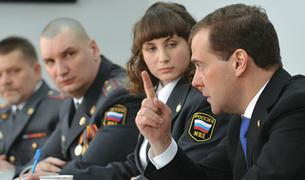 Медведев одобрил новую форму полицейских