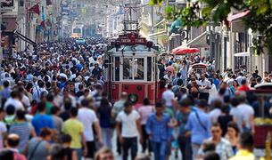 Половина турецких граждан считает, что страна движется по демократическому пути