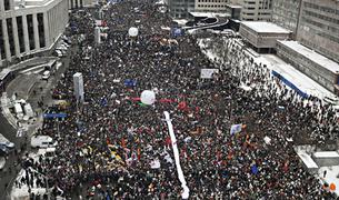 Митинг на проспекте Сахарова прошел мирно: В акции протеста приняли участие около 30 тысяч человек