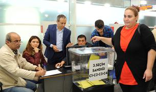 В аэропорту имени Ататюрка открылся первый избирательный участок