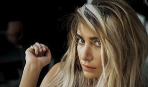 Турецкая поп-звезда подала в суд на известного актёра, обвинив его в домашнем насилии